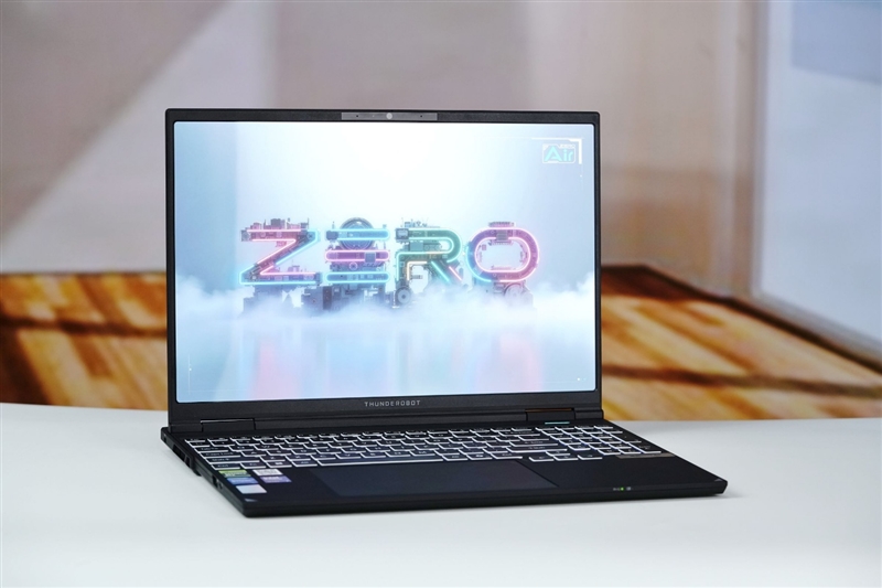 镁合金轻薄机身 雷神ZERO Air 15笔记本评测：160W性能释放 长江存储SSD性能出色