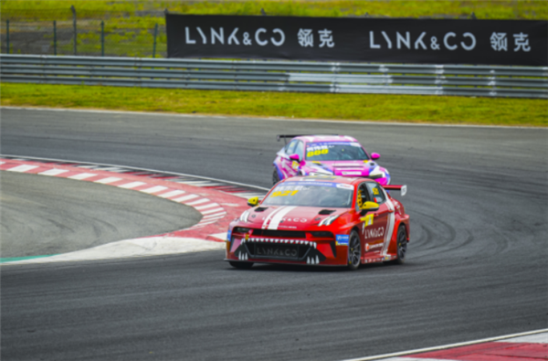 郭富城韩东君同台飙车!领克03+ TCR赛车宁波站4冠1亚2季