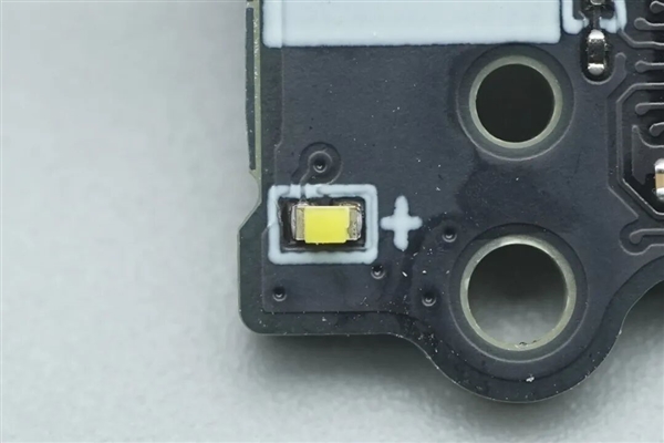 拆解报告:小米金沙江10000mAh 45W超薄磁吸移动电源