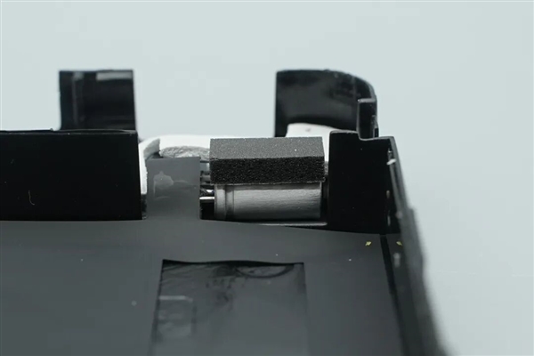 拆解报告:小米金沙江10000mAh 45W超薄磁吸移动电源