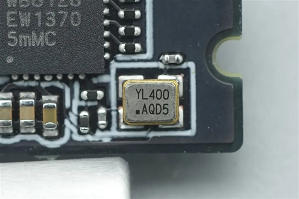 拆解报告:小米金沙江10000mAh 45W超薄磁吸移动电源