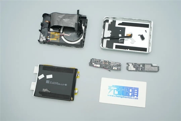 拆解报告:小米金沙江10000mAh 45W超薄磁吸移动电源