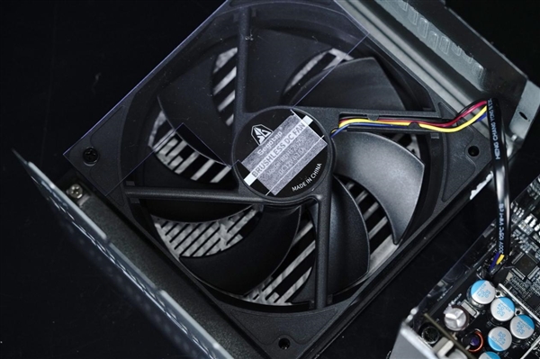 125mm短身 + ATX 3.1!鑫谷昆仑山海MU-850GD电源图赏