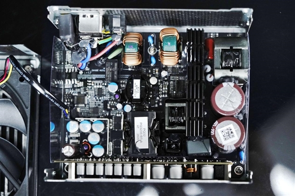125mm短身 + ATX 3.1!鑫谷昆仑山海MU-850GD电源图赏