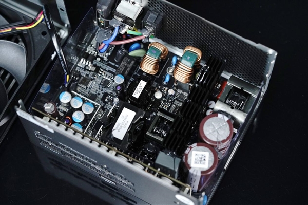 125mm短身 + ATX 3.1!鑫谷昆仑山海MU-850GD电源图赏