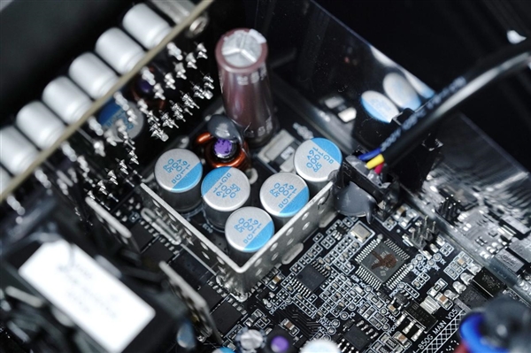 125mm短身 + ATX 3.1!鑫谷昆仑山海MU-850GD电源图赏