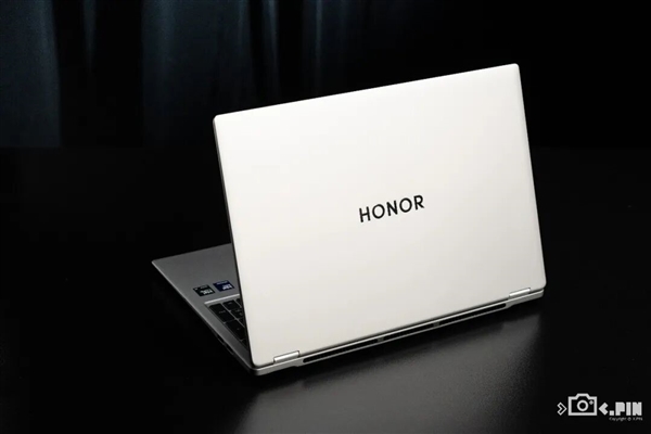 没有独显售价过万 荣耀MagicBook Pro 2026凭啥!