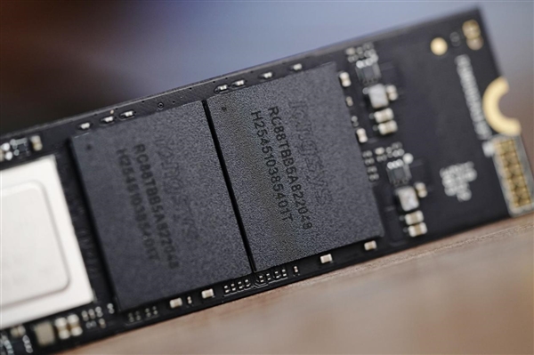 疾速14400MB/s!雷克沙NM1090 Pro 8TB SSD图赏
