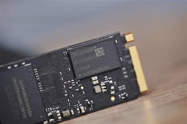 疾速14400MB/s!雷克沙NM1090 Pro 8TB SSD图赏