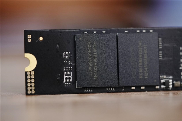 疾速14400MB/s!雷克沙NM1090 Pro 8TB SSD图赏