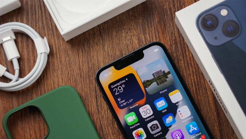 iPhone 13 mini