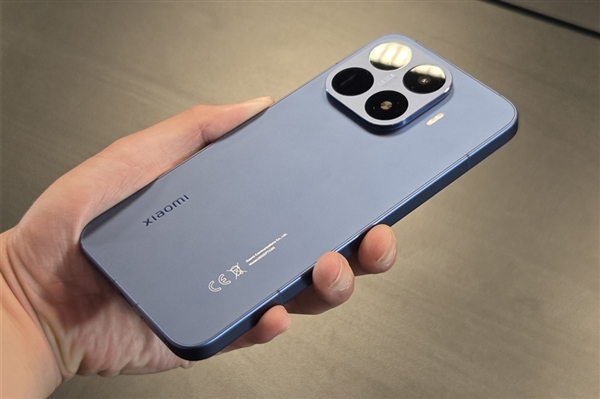小米17T发布会换新面孔:中加混血产品经理主讲 米粉直夸帅气