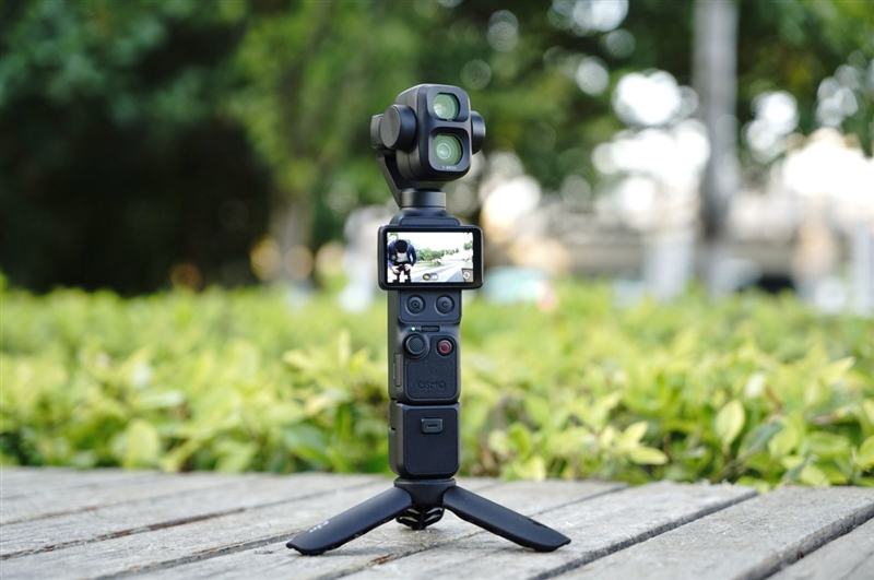 三倍双摄加持 + D-Log 2 曲线!大疆DJI OSMO Pocket 4P全面评测:补齐短板,化身口袋电影机