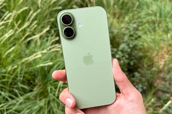 库克确认成本上涨!iPhone 18 Pro涨价板上钉钉了