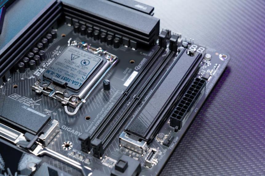 雕族D5黑科技体验! kingston FURY超级野兽DDR5 6000轻松超频8200MT/s