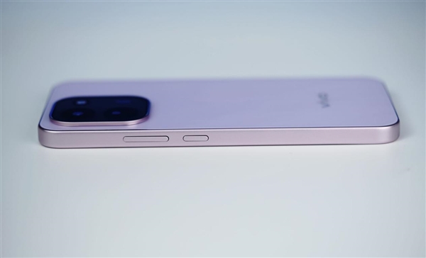 轻薄机身塞下9000mAh电池!vivo Y600 Turbo图赏