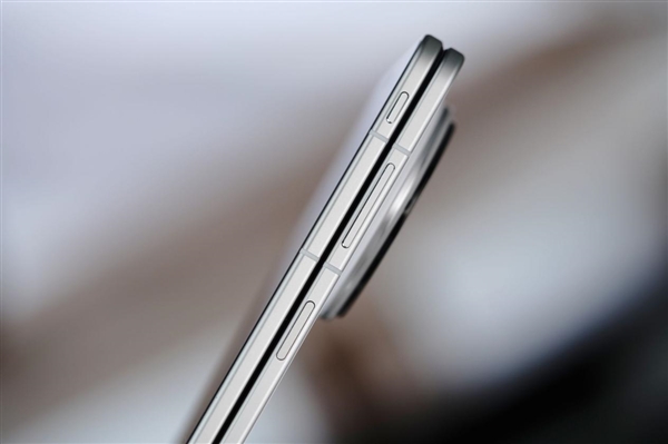 蓝厂最强折叠屏!vivo X Fold 6图赏