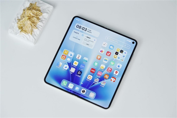 存储疯涨下 7999元X Fold6杀疯!vivo黄韬:对新机销量有信心 比上代至少30%增长