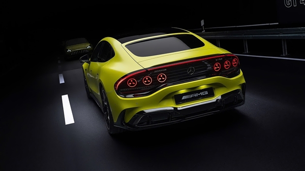 满配价167万直逼V12超跑!AMG GT四门跑车纯电版欧洲开订