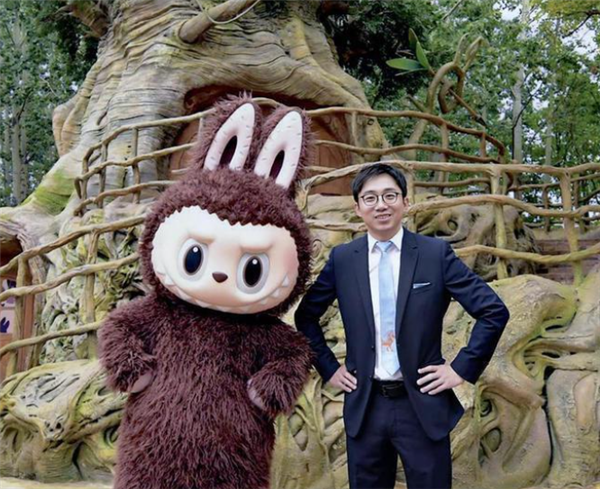 Labubu和Zimomo掉水里先救谁 王宁调侃:会和它们一起游泳