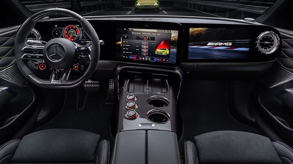 满配价167万直逼V12超跑!AMG GT四门跑车纯电版欧洲开订