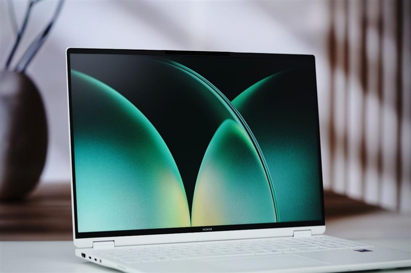 核显本竟敢卖到万元级别!荣耀MagicBook Pro16 2026全面评测:88W满血 + 92Wh续航,这可能是史上最强的核显