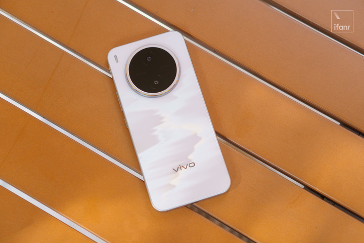 vivo Y600 Pro 体验:这部「充电宝手机」,为什么对 vivo 很重要