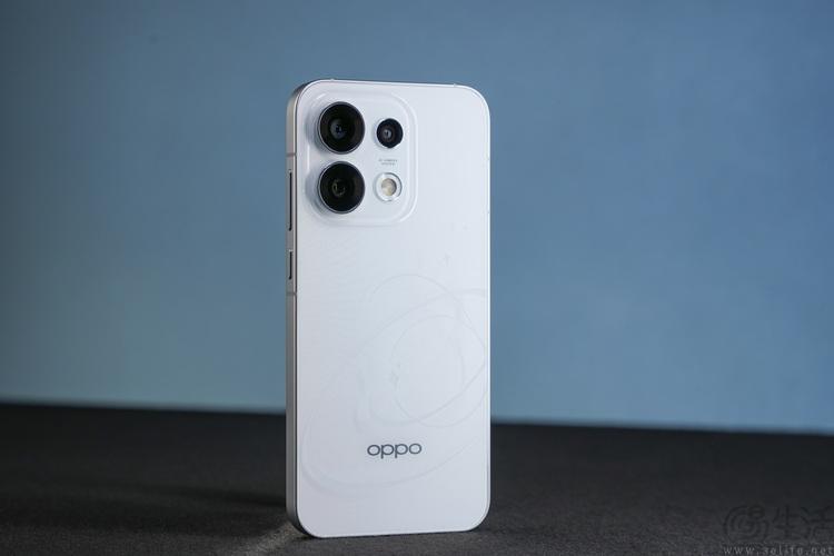 3D悬浮星球+AI一键闪记! OPPO Reno16首发全面评测