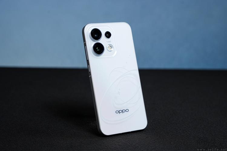 3D悬浮星球+AI一键闪记! OPPO Reno16首发全面评测