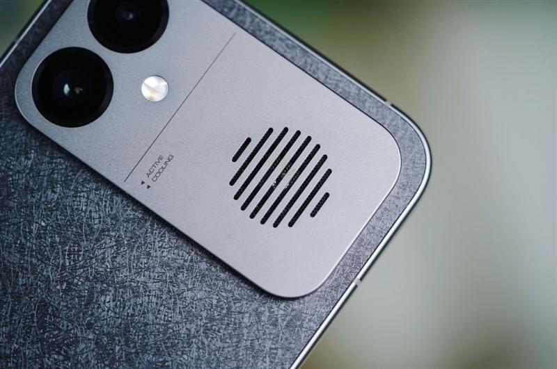 风冷双芯造就性能魔王! REDMI K90 MAX手机全面评测