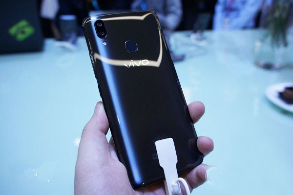 OPPO R15和vivo X21哪个好?vivo X21和OPPO R15全面区别对比评测