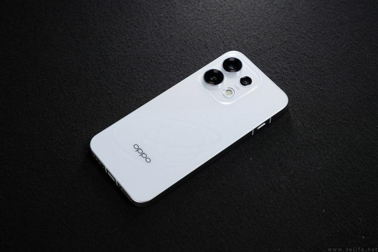 3D悬浮星球+AI一键闪记! OPPO Reno16首发全面评测