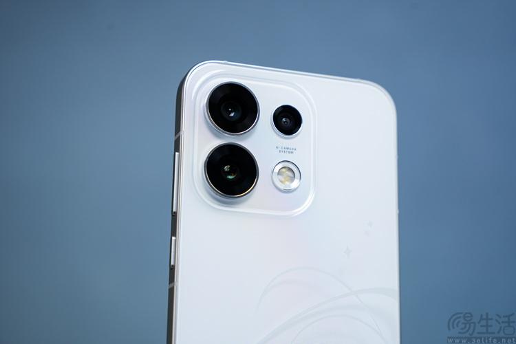 3D悬浮星球+AI一键闪记! OPPO Reno16首发全面评测