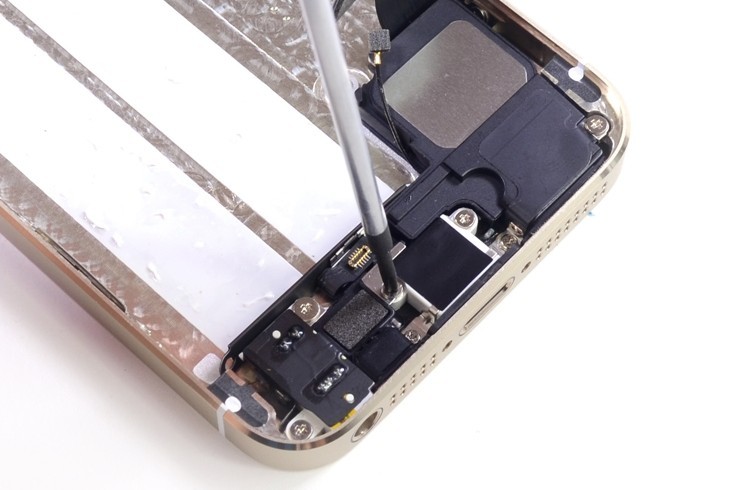 苹果iPhone 5S拆机评测:iPhone5S拆机图解详细教程(真机拆解)