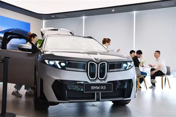 新世代iX3首展爆单:宝马终于有能打的纯电车了!