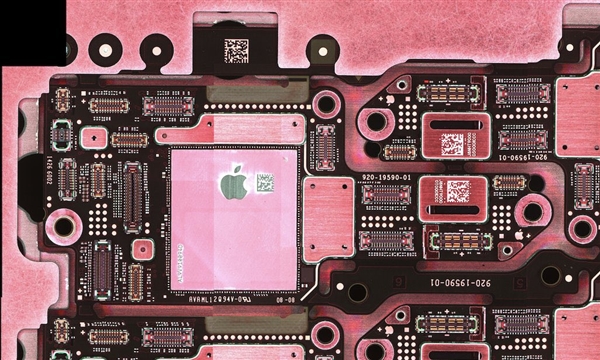 iPhone 18 Pro遭史诗级泄密!苹果一心去风险 印度反倒成最大风险
