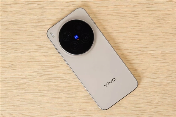 首批2nm旗舰!蓝厂重磅新机入网:vivo X500系列或iQOO 16