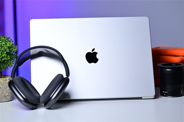 存储贵上天!工程师自行给MacBook Pro扩容至8TB:狂省1万多元