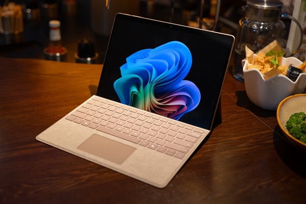 全新Surface Pro 13英寸上手体验:骁龙芯+Win11 移动办公神器