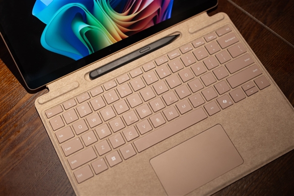 全新Surface Pro 13英寸上手体验:骁龙芯+Win11 移动办公神器