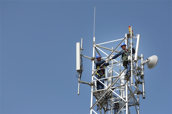 下载最快6250MB/s!广东:推动5G-A部署 加快推进万兆光网部署、6G试验组网