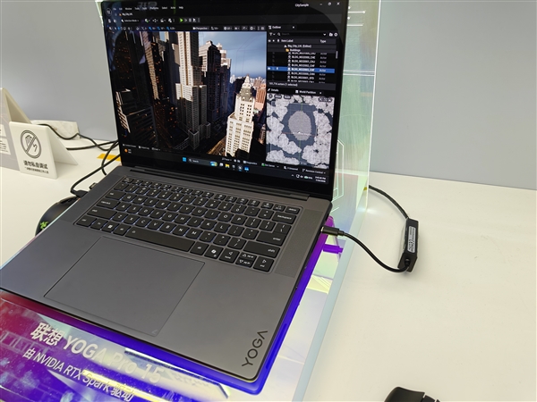 英伟达BW 2026超级芯片RTX Spark首展惊艳:巨型GPU墙成打卡地标