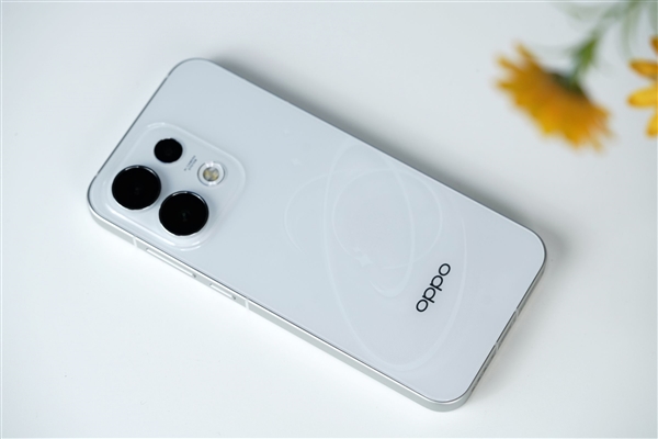 首创3D冰透悬浮!OPPO Reno16图赏