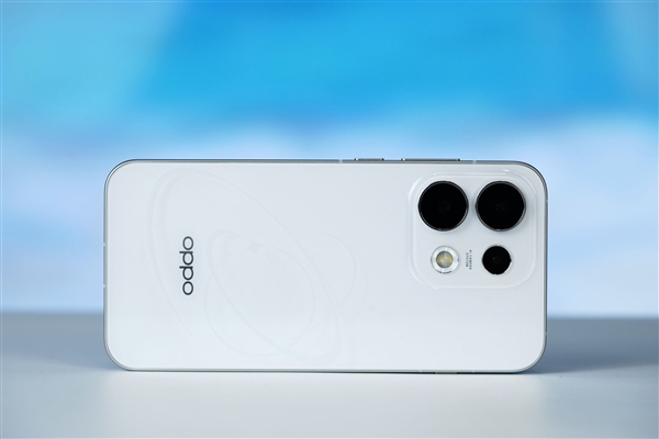 首创3D冰透悬浮!OPPO Reno16图赏