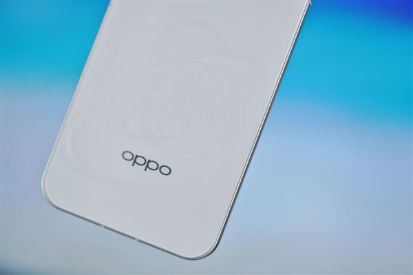 首创3D冰透悬浮!OPPO Reno16图赏