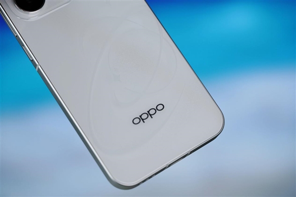 首创3D冰透悬浮!OPPO Reno16图赏