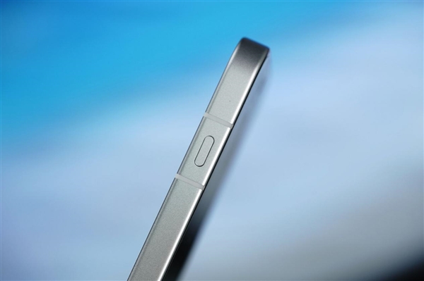 首创3D冰透悬浮!OPPO Reno16图赏