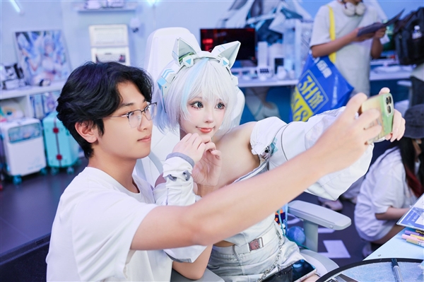 华硕主板点燃BW2026 ROG玩创宇宙引玩家狂欢