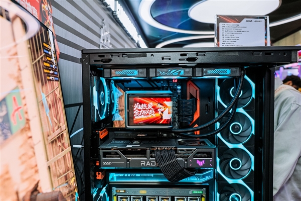 华硕主板点燃BW2026 ROG玩创宇宙引玩家狂欢