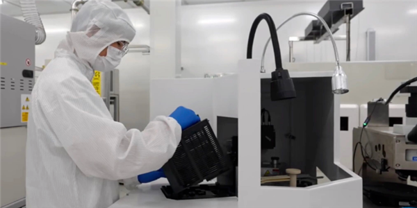 没有EUV也能造5nm!国产二维半导体产线投产:绕开ASML换道超车